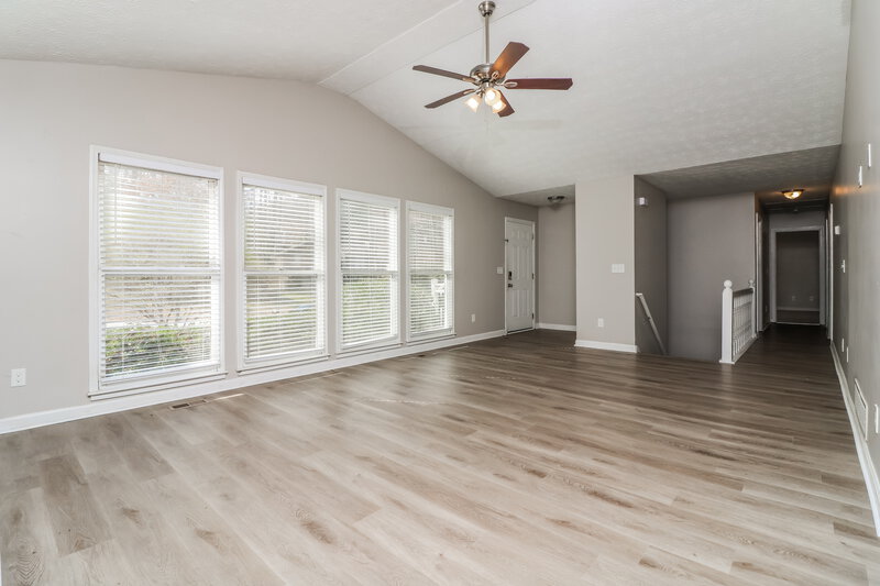 2,255/Mo, 700 Gregory Manor Dr Sw Smyrna, GA 30082 Living Room View 3