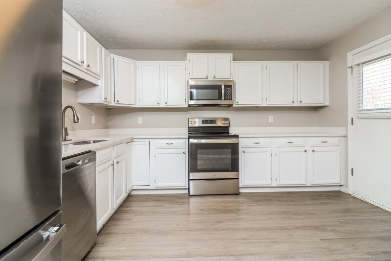 2,255/Mo, 700 Gregory Manor Dr Sw Smyrna, GA 30082 Kitchen View 2