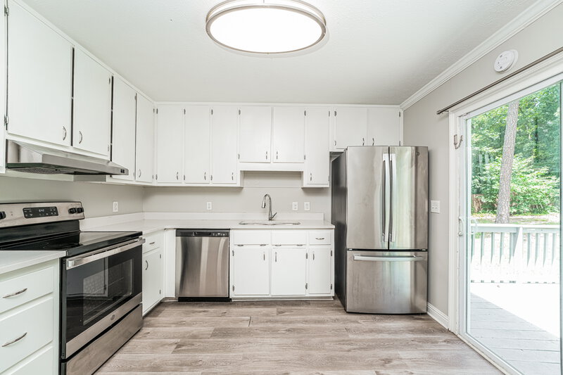 2,185/Mo, 2840 Herron Cir Snellville, GA 30039 Kitchen View