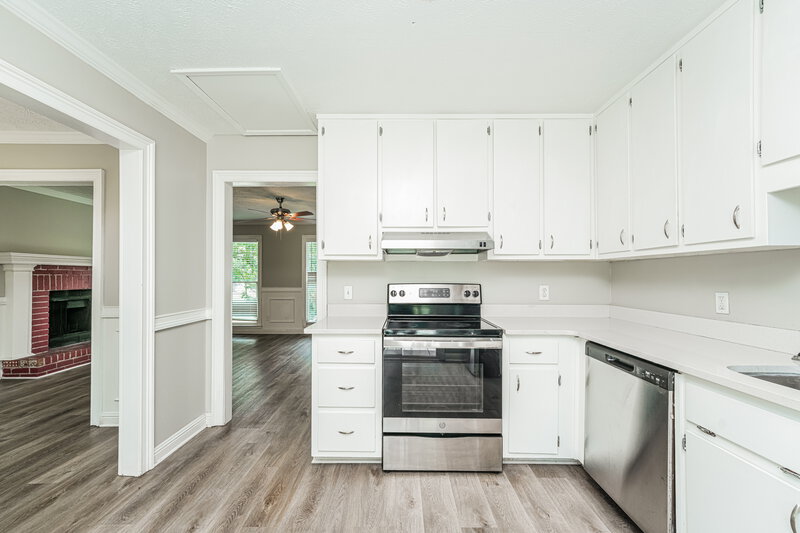 2,185/Mo, 2840 Herron Cir Snellville, GA 30039 Kitchen View 2