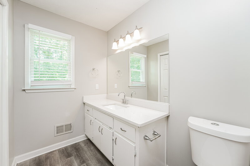 2,185/Mo, 2840 Herron Cir Snellville, GA 30039 Main Bathroom View