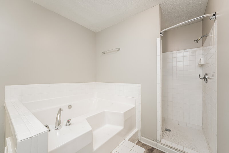 2,185/Mo, 2840 Herron Cir Snellville, GA 30039 Main Bathroom View 2