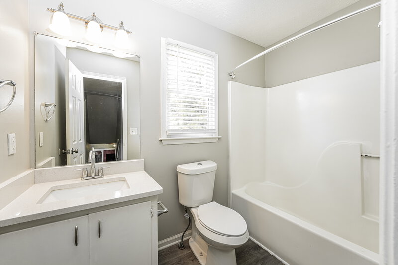 2,185/Mo, 2840 Herron Cir Snellville, GA 30039 Bathroom View