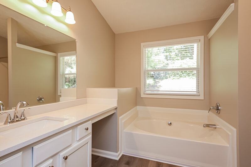 2,185/Mo, 355 Cool Weather Dr Lawrenceville, GA 30045 Main Bathroom View