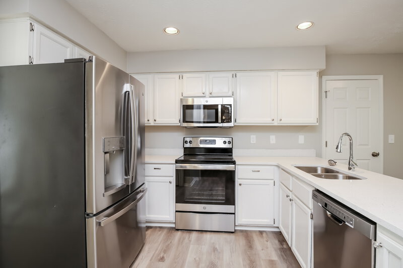 3,700/Mo, 1448 Christiana Dr Lawrenceville, GA 30043 Kitchen View