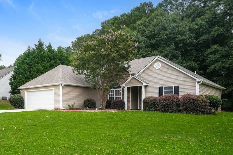 1,975/Mo, 663 Stonecrest Dr Loganville, GA 30052 Front View