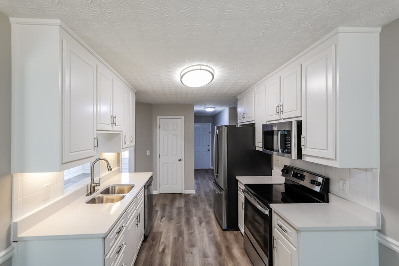 2,045/Mo, 663 Stonecrest Dr Loganville, GA 30052 Kitchen View