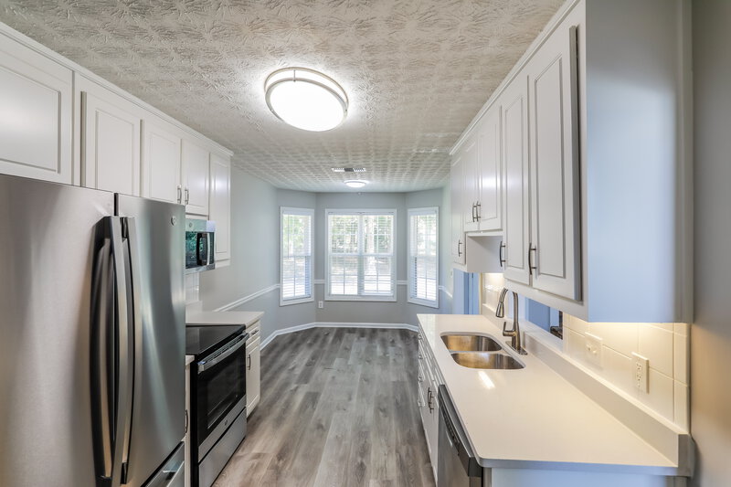2,045/Mo, 663 Stonecrest Dr Loganville, GA 30052 Kitchen View 2