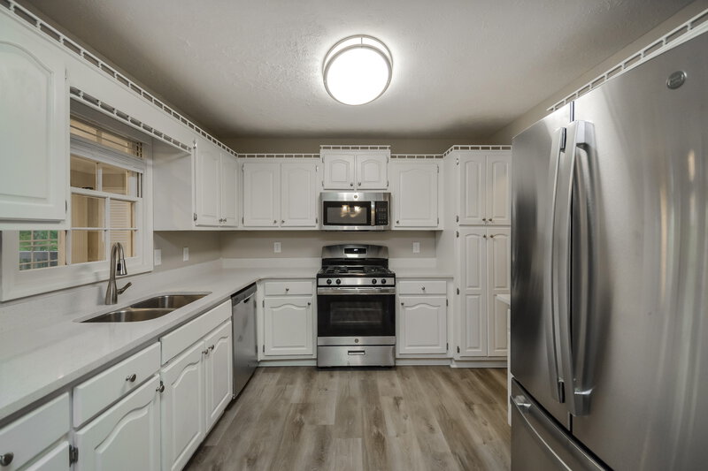 2,910/Mo, 9245 Tara Dr SW Covington, GA 30014 Kitchen View