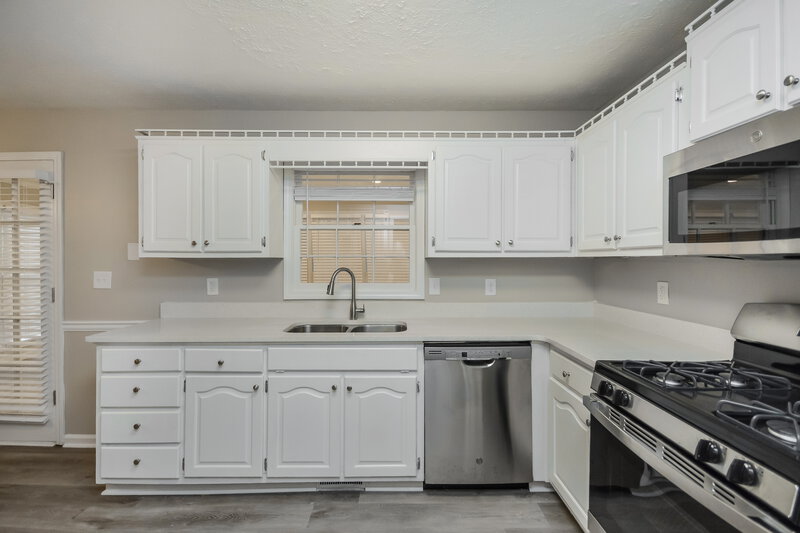 2,910/Mo, 9245 Tara Dr SW Covington, GA 30014 Kitchen View 2