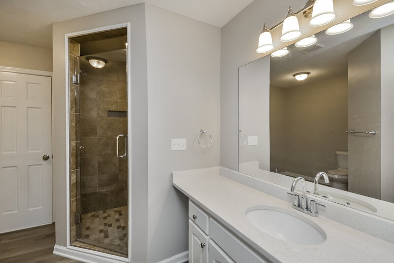 2,910/Mo, 9245 Tara Dr SW Covington, GA 30014 Main Bathroom View