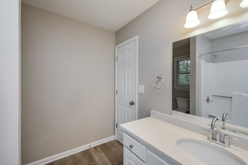 2,910/Mo, 9245 Tara Dr SW Covington, GA 30014 Bathroom View