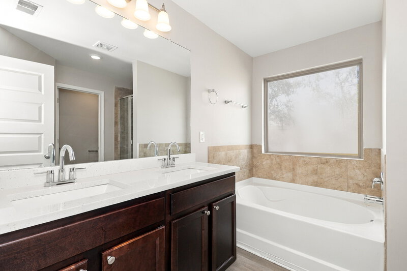 2,330/Mo, 2000 Theberton Trl Locust Grove, GA 30248 Primary Bathroom View