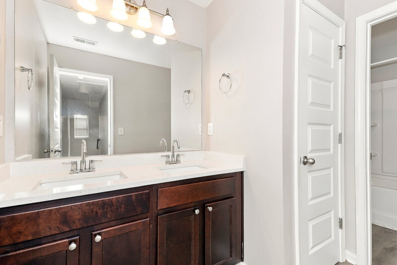 2,330/Mo, 2000 Theberton Trl Locust Grove, GA 30248 Bathroom View