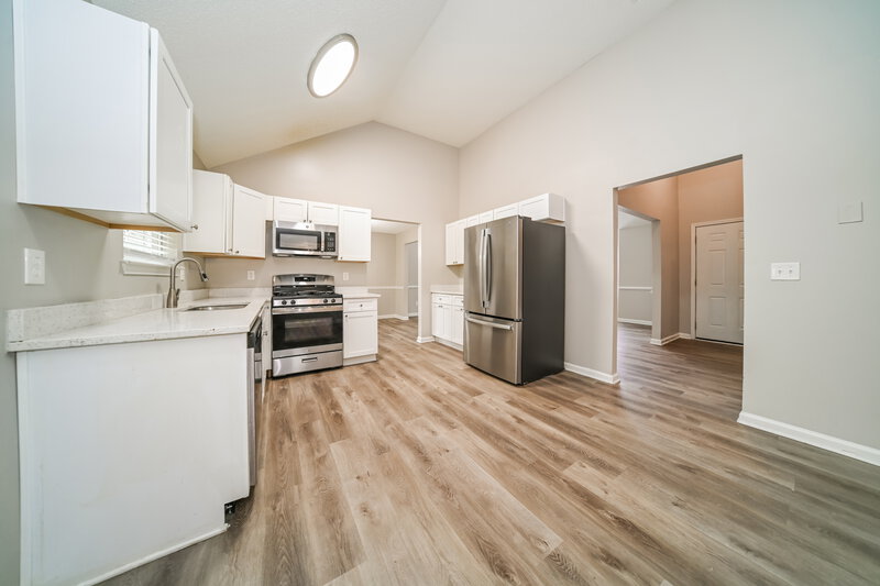 2,100/Mo, 4710 Idlewood Gate Lithonia, GA 30038 Kitchen View 2