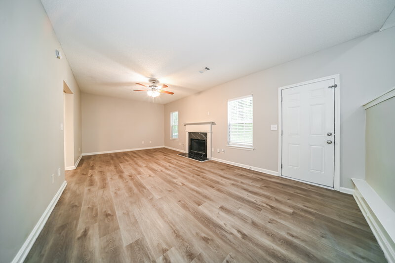 2,100/Mo, 4710 Idlewood Gate Lithonia, GA 30038 Family Room View