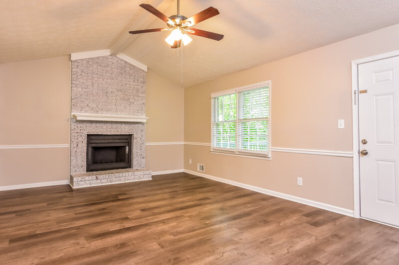 1,975/Mo, 1569 Cherry Hill Ln SW Conyers, GA 30094 Living Room View