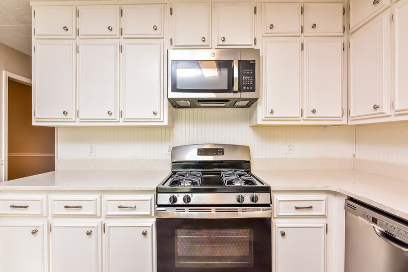 1,975/Mo, 1569 Cherry Hill Ln SW Conyers, GA 30094 Kitchen View 2