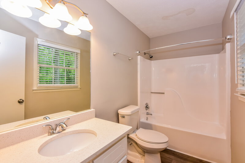 1,975/Mo, 1569 Cherry Hill Ln SW Conyers, GA 30094 Main Bathroom View