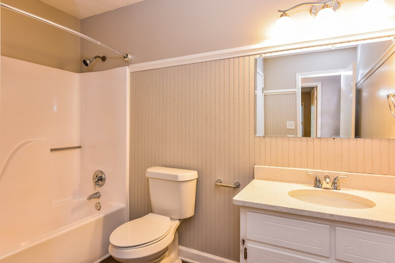 1,975/Mo, 1569 Cherry Hill Ln SW Conyers, GA 30094 Bathroom View