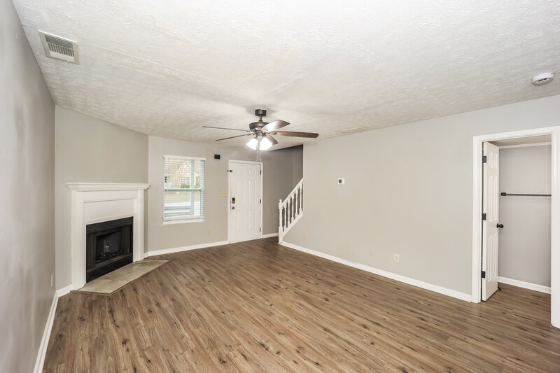 1,620/Mo, 7671 Antebellum Ln Riverdale, GA 30274 Living Room View 2