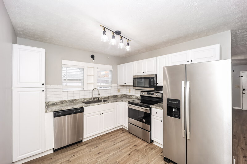 1,620/Mo, 7671 Antebellum Ln Riverdale, GA 30274 Kitchen View