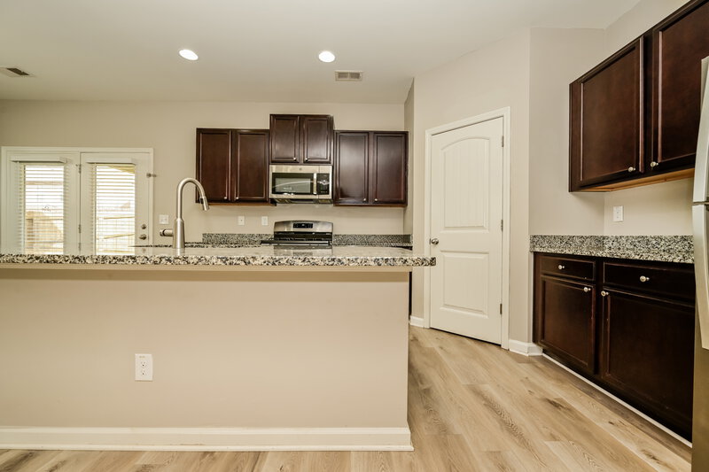 2,390/Mo, 1396 Worcester Trl McDonough, GA 30253 Kitchen View 2