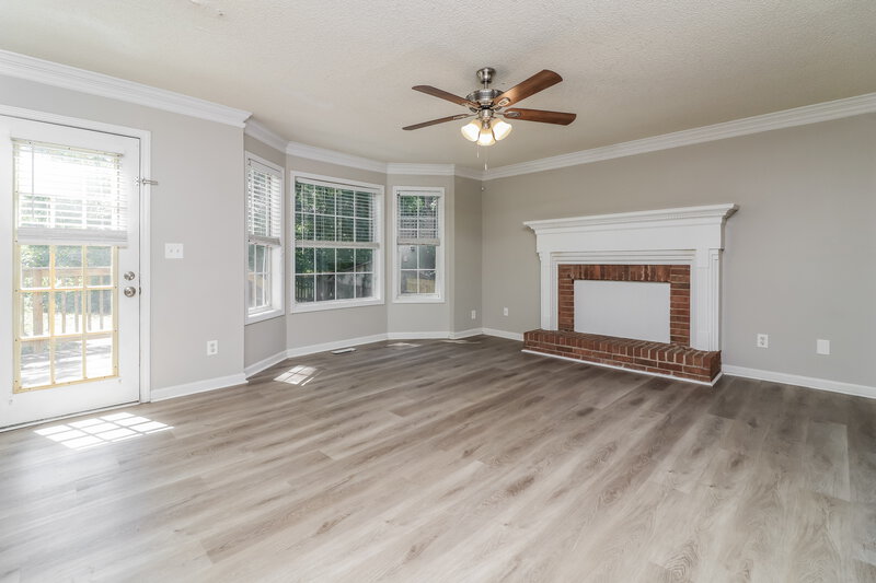 2,490/Mo, 2249 June Ct SW Marietta, GA 30008 Living Room View 3