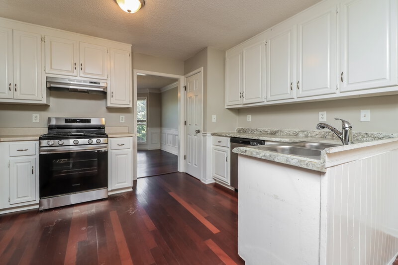 2,490/Mo, 2249 June Ct SW Marietta, GA 30008 Kitchen View 2