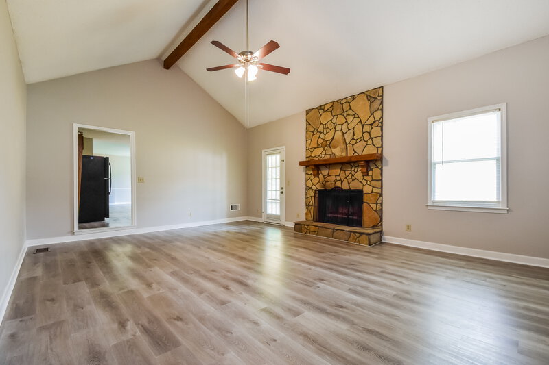 1,800/Mo, 1200 Great Oaks Dr SE Conyers, GA 30013 Living Room View 2