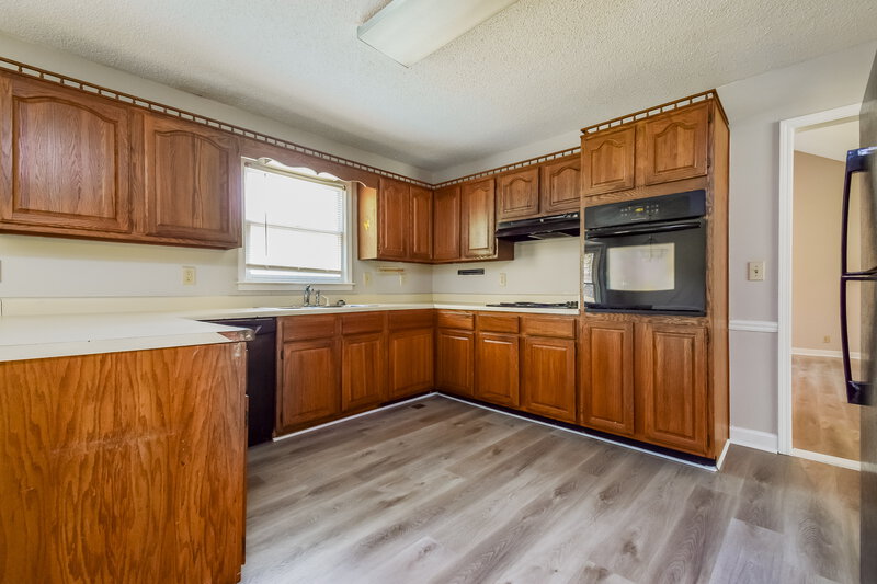 1,800/Mo, 1200 Great Oaks Dr SE Conyers, GA 30013 Kitchen View