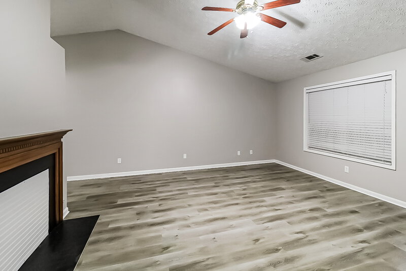 1,710/Mo, 1503 Windy Oaks Ct SE Conyers, GA 30013 Living Room View