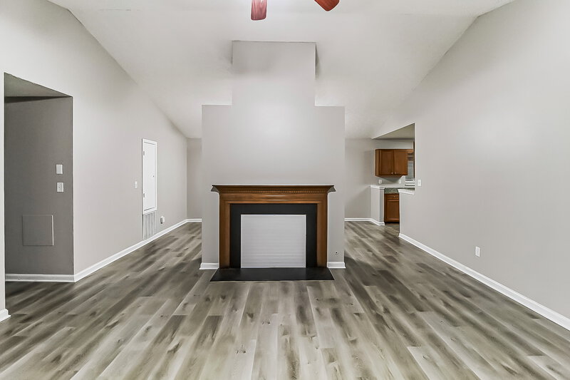 1,710/Mo, 1503 Windy Oaks Ct SE Conyers, GA 30013 Living Room View 2