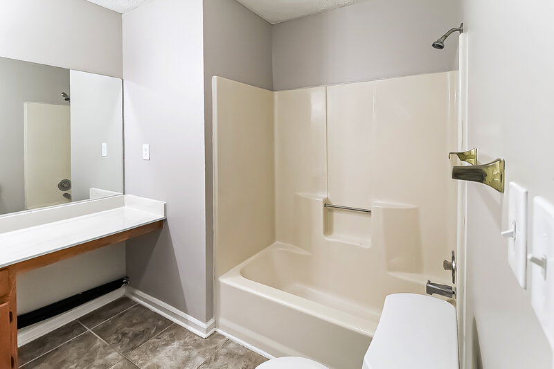 1,710/Mo, 1503 Windy Oaks Ct SE Conyers, GA 30013 Main Bathroom View