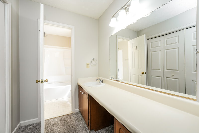 2,240/Mo, 2526 Highland Dr SE Conyers, GA 30013 Main Bathroom View
