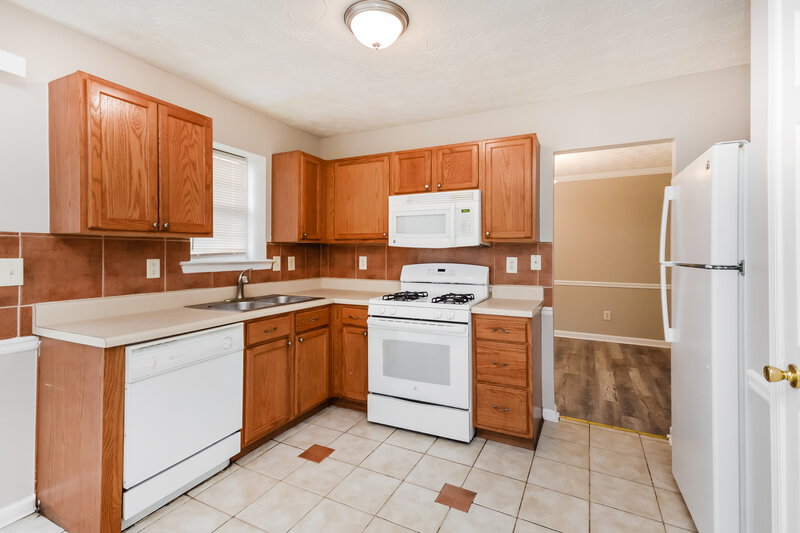 1,680/Mo, 2611 Essex Ct SE Conyers, GA 30013 Kitchen View