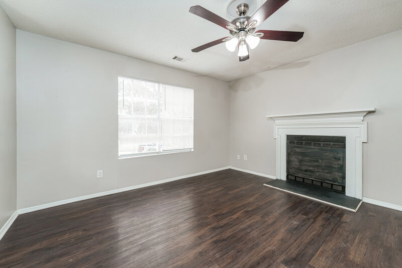 1,500/Mo, 1505 Chelsea Downs Dr NE Conyers, GA 30013 Living Room View