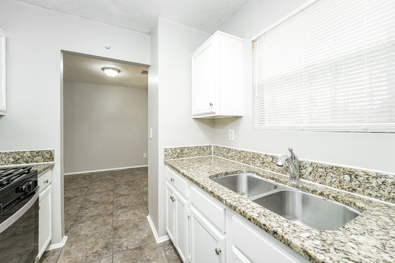 1,500/Mo, 1505 Chelsea Downs Dr NE Conyers, GA 30013 Kitchen View 2