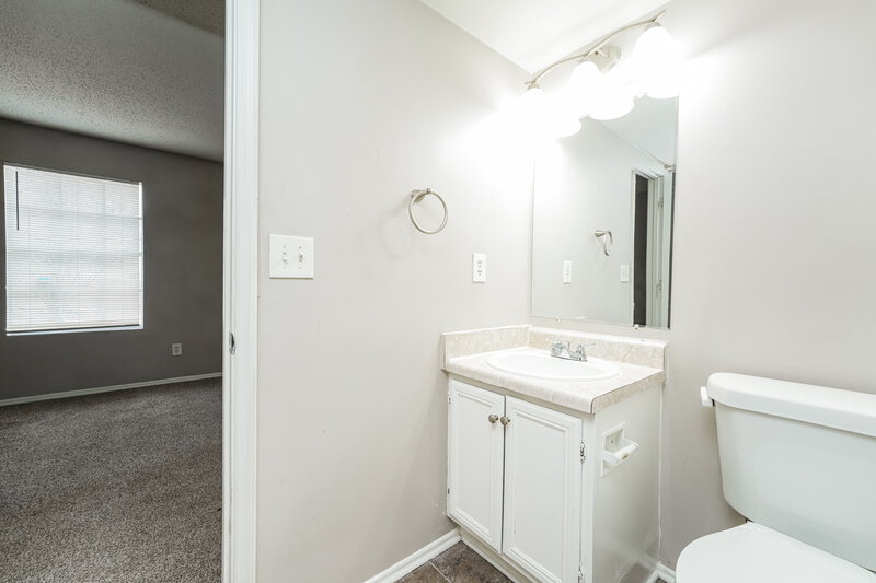 1,500/Mo, 1505 Chelsea Downs Dr NE Conyers, GA 30013 Main Bathroom View 2