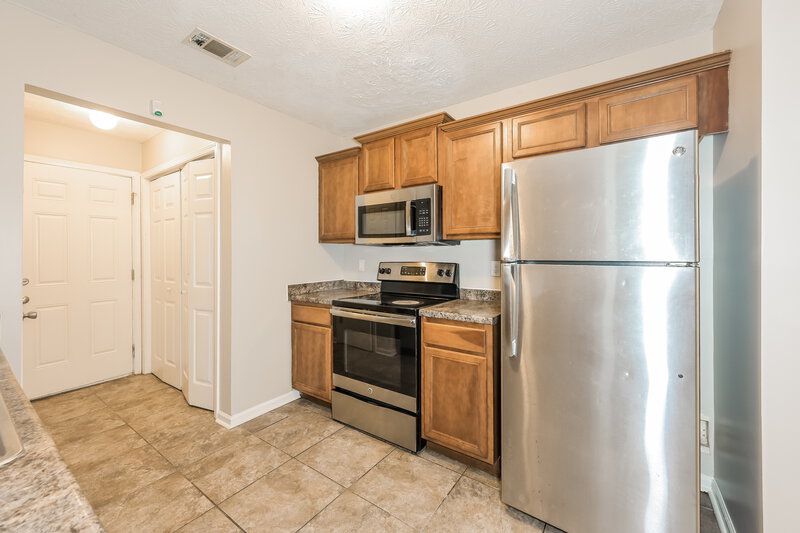 2,105/Mo, 55 Magan Ct Porterdale, GA 30014 Kitchen View