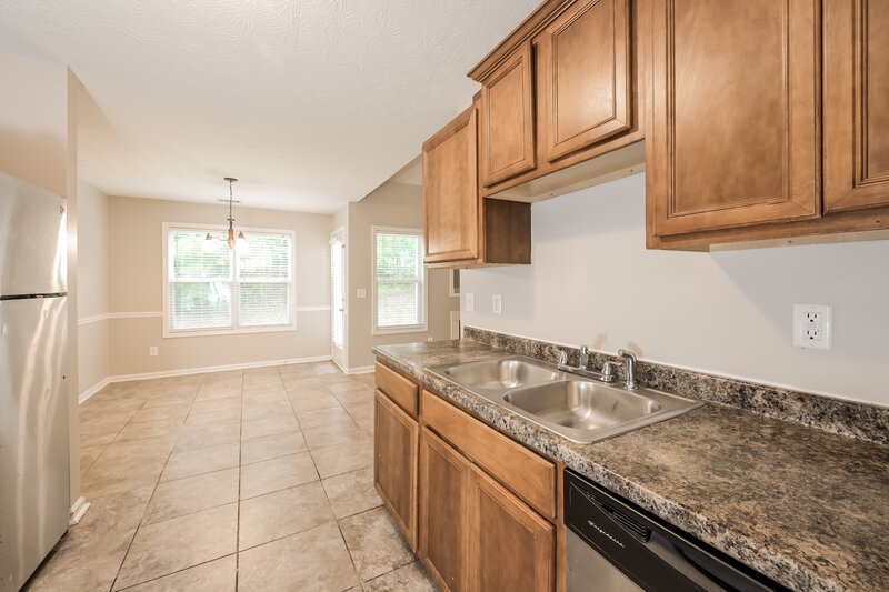 2,105/Mo, 55 Magan Ct Porterdale, GA 30014 Kitchen View 2