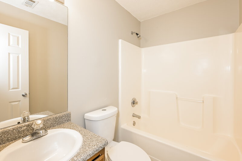 2,105/Mo, 55 Magan Ct Porterdale, GA 30014 Bathroom View