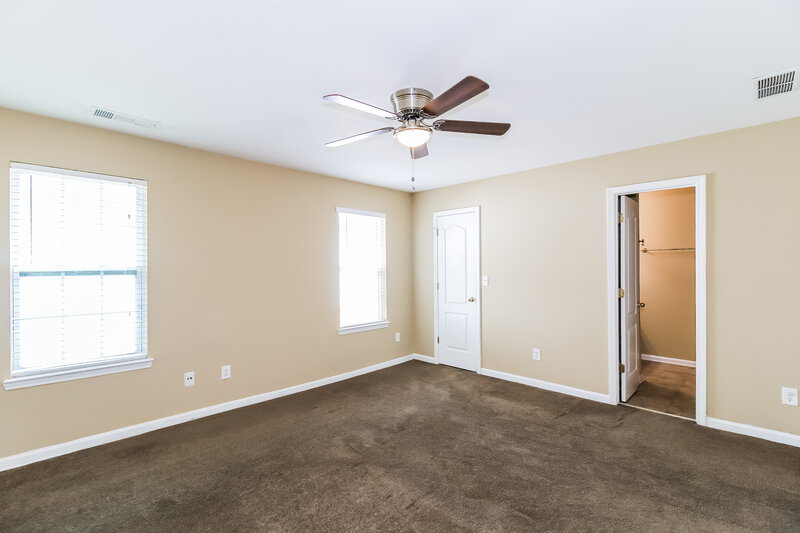1,525/Mo, 295 Lakeview Trail Covington, GA 30016 Main Bedroom View