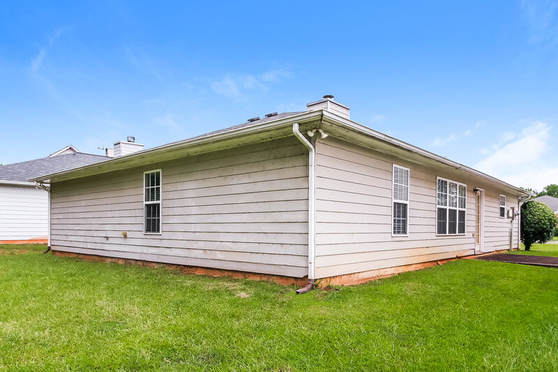 1,525/Mo, 295 Lakeview Trail Covington, GA 30016 Rear View