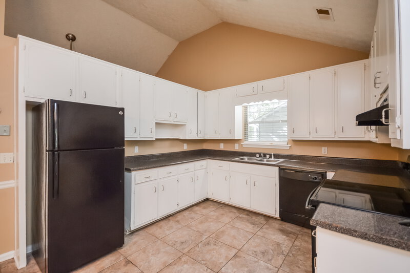 1,755/Mo, 130 Branchwood Dr Covington, GA 30016 Kitchen View