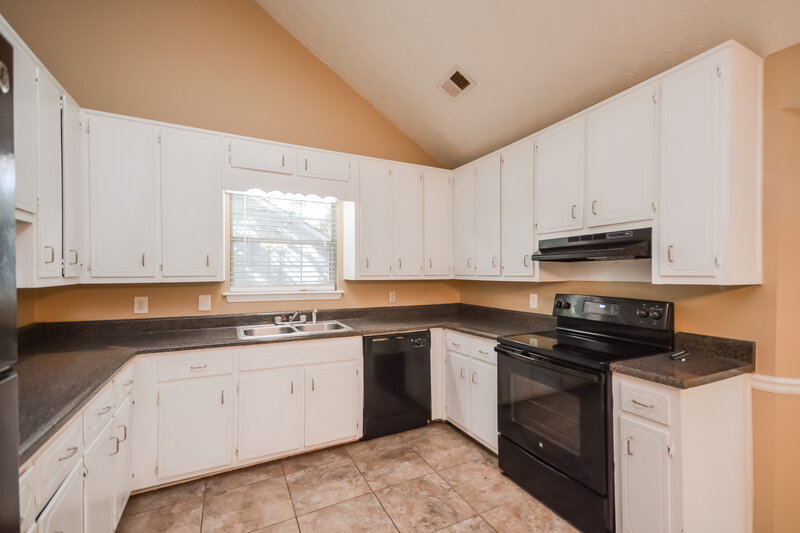 1,755/Mo, 130 Branchwood Dr Covington, GA 30016 Kitchen View 3