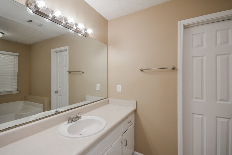 1,755/Mo, 130 Branchwood Dr Covington, GA 30016 Main Bathroom View