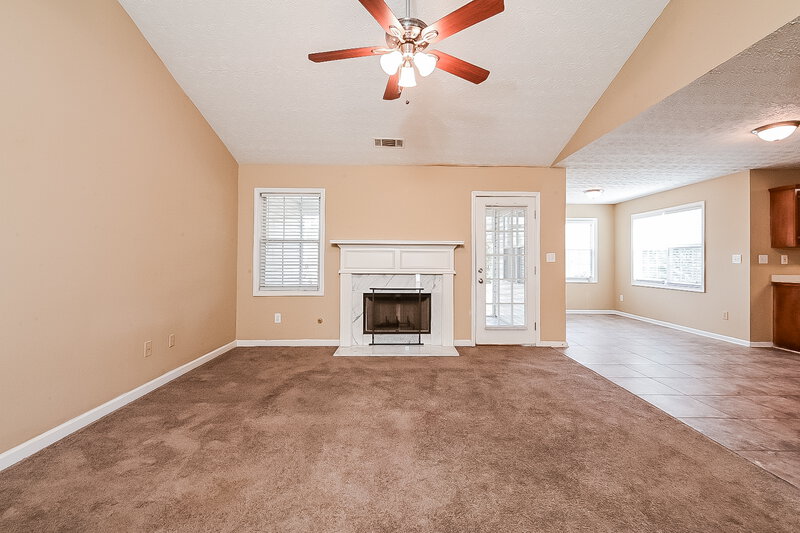 1,835/Mo, 220 Pebble Brooke Ct Covington, GA 30016 Living Room View