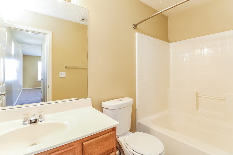 2,280/Mo, 125 Lakebirch Dr Covington, GA 30016 Bathroom View