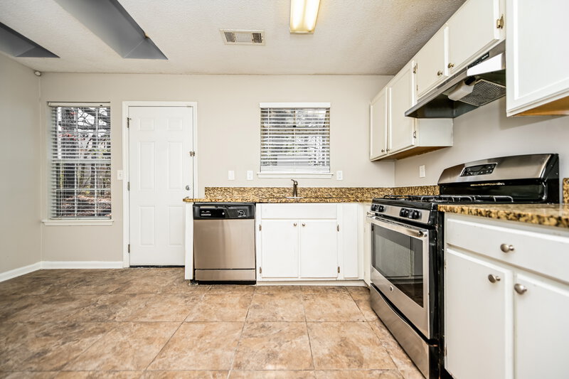 1,770/Mo, 3275 Deer Pause Ln Decatur, GA 30034 Kitchen View 2